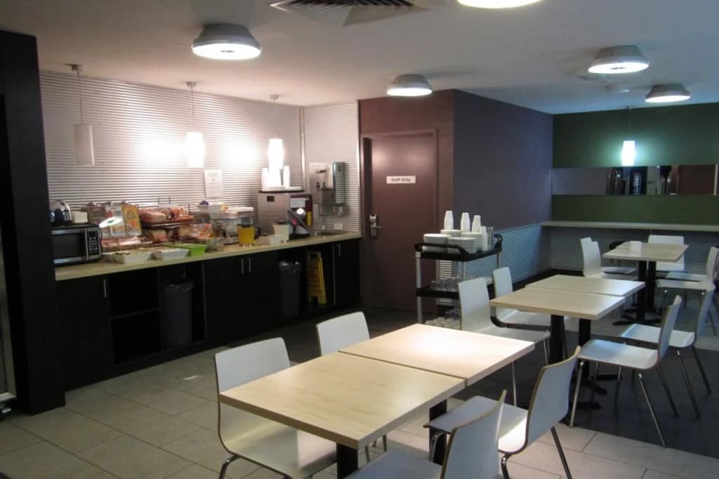 ibis budget Melbourne CBD - photo 23
