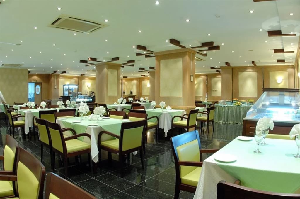 Al Muntazah Plaza Hotel - photo 12