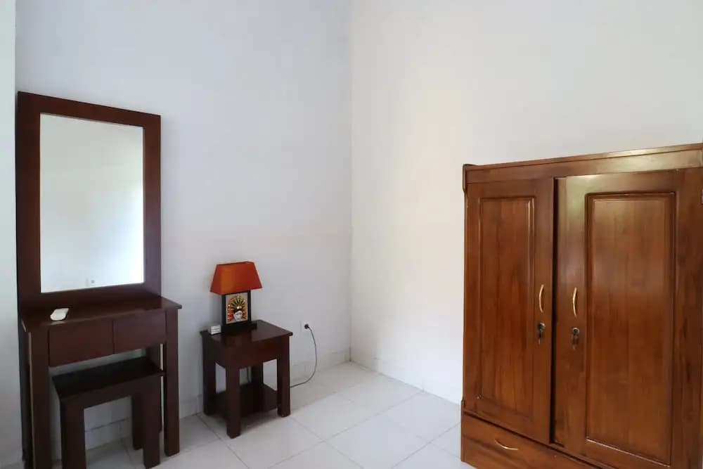 Oka Kartini Bungalows - photo 3