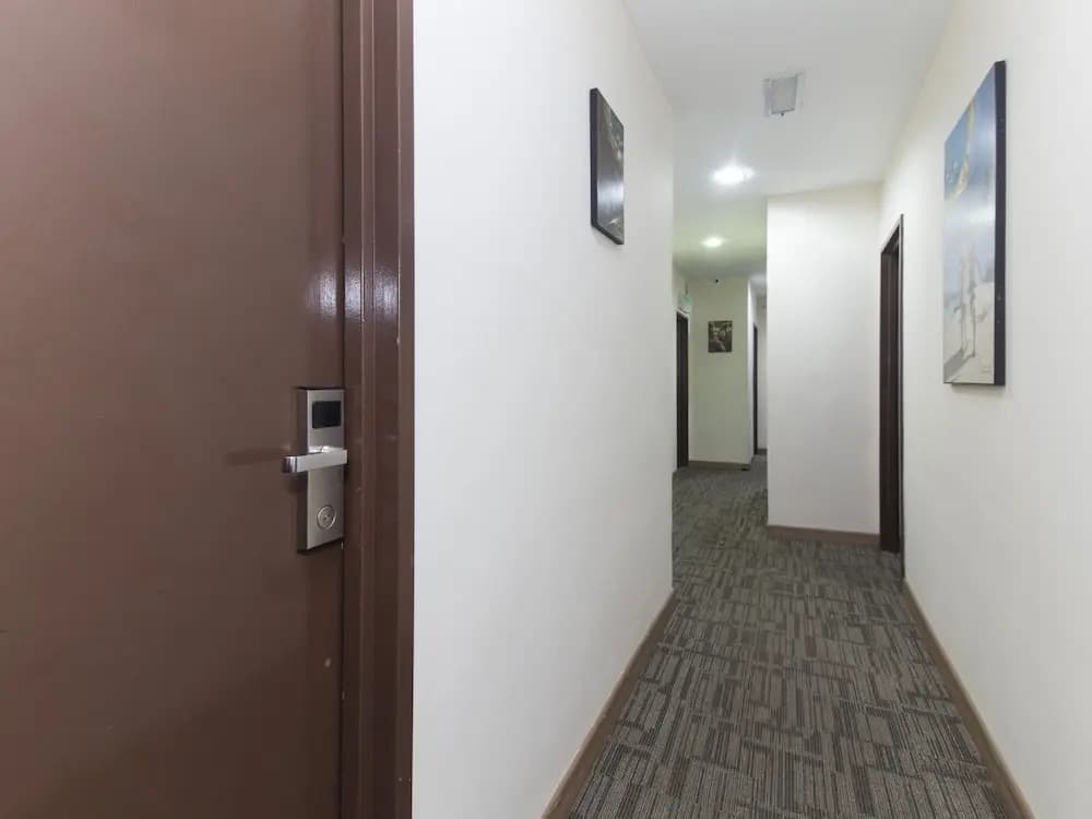 OYO 445 Charisma Hotel - photo 12