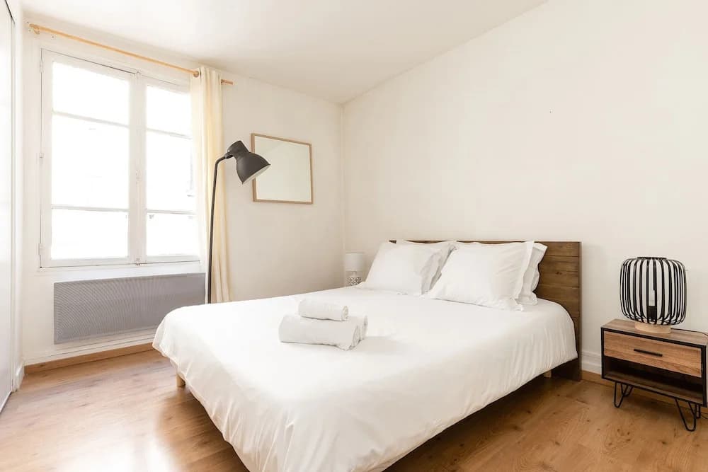 Eiffel Tower - Rue Cler Area Apartment - photo 2