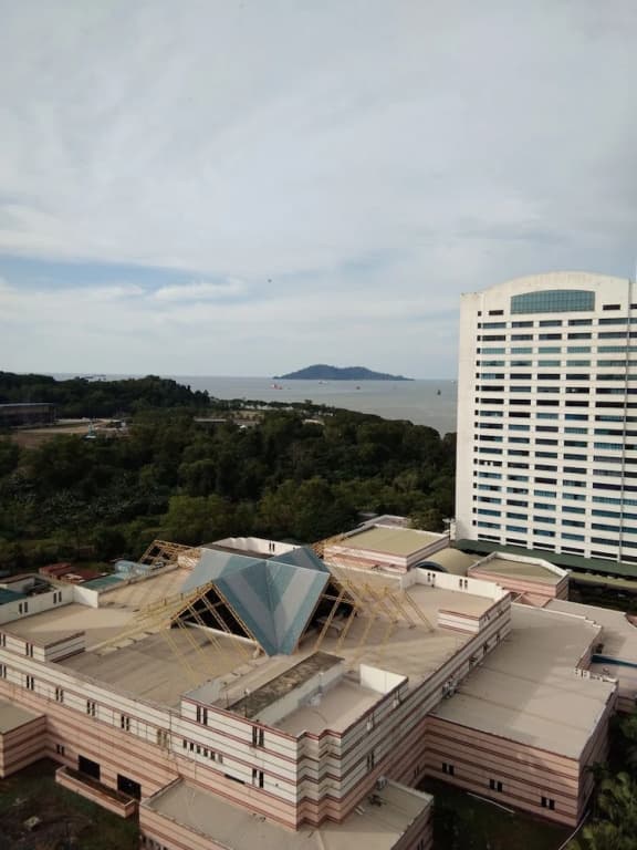 Likas Deluxe 3 Bedroom Apartment - photo 13