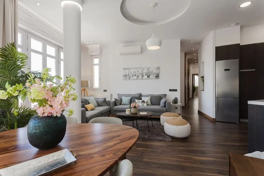 DOBO HOMES GRAN VIA lV APARTMENT - photo 2