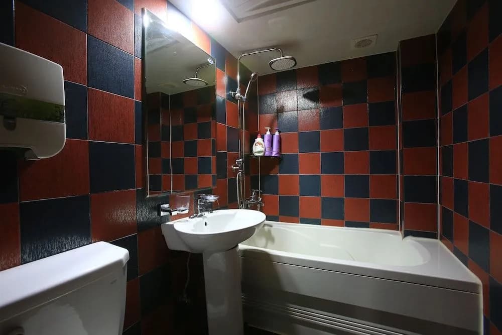2U Motel - photo 6