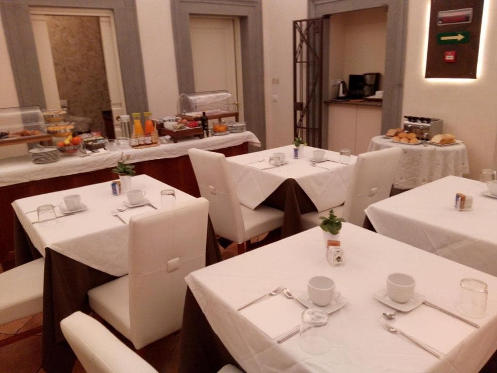 Hotel Renaissance - photo 15