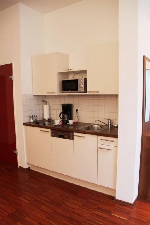 Modern City Apartment Near Central Park - photo 17