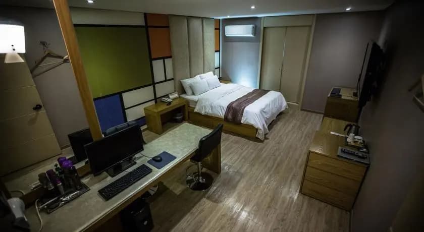 Tom Robin Hotel - photo 5