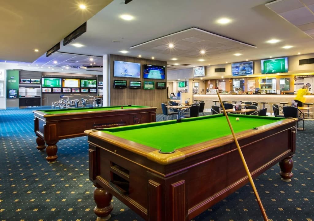 Nightcap at St Albans Hotel - photo 19