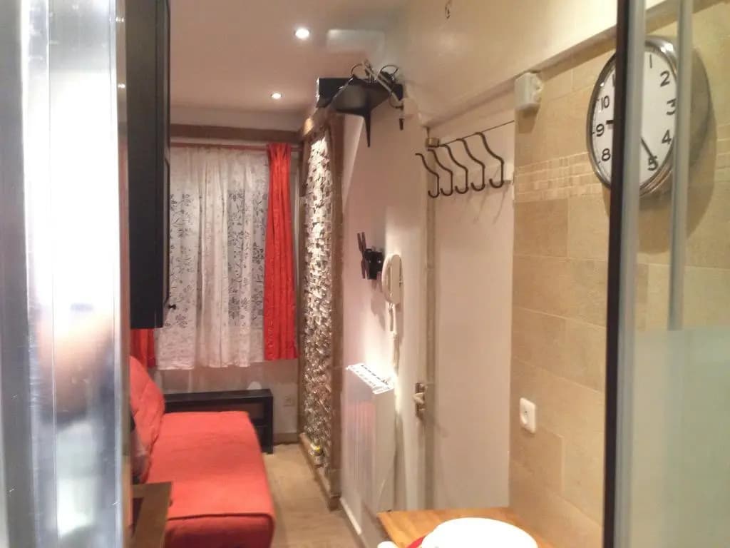 My Parisian Home Guy Moquet - photo 2