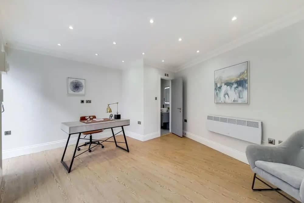 Brand New Luxury 2-bed Apartment in London - photo 8