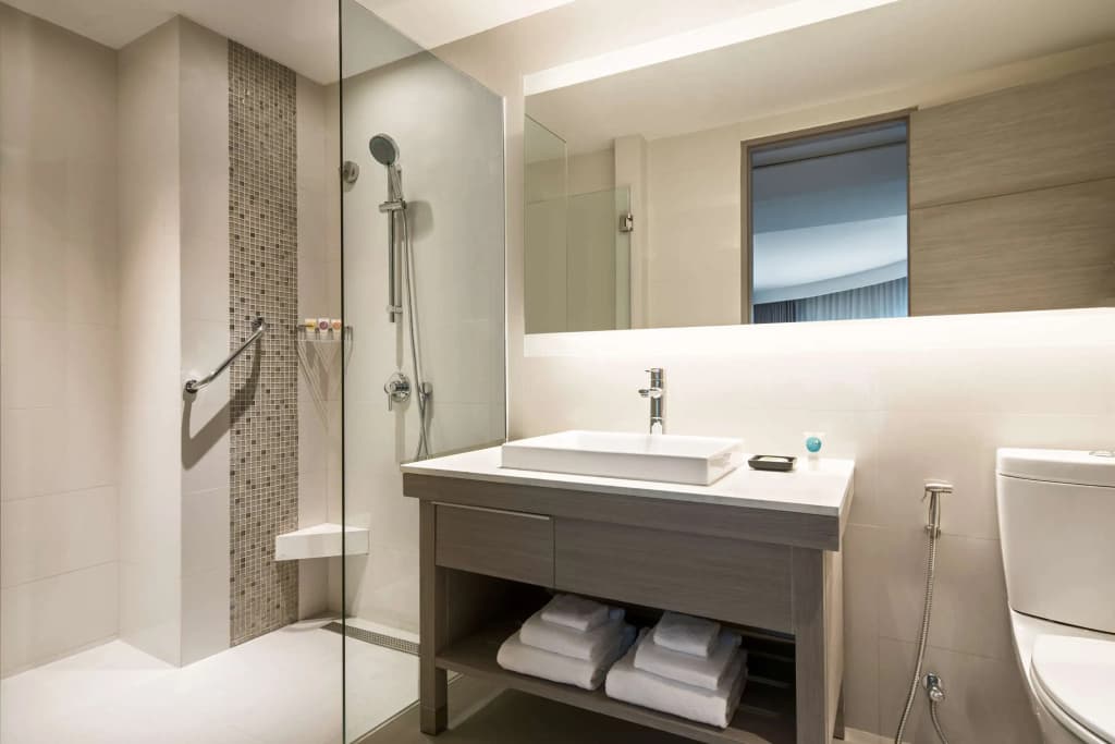 Hyatt Place Bangkok Sukhumvit 24 - photo 8