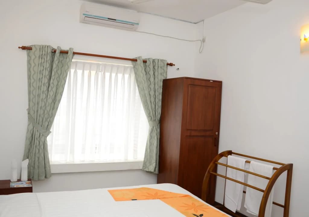 Ocean Conclave Hotel - photo 4