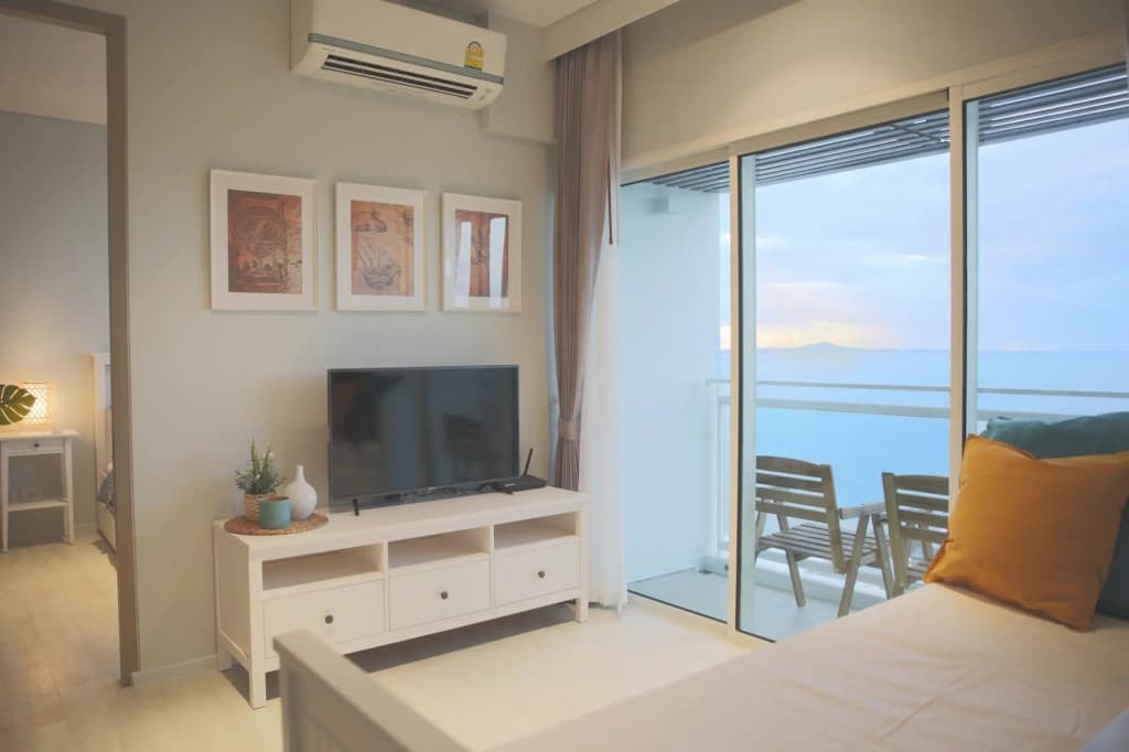 Stunning sunset on 30th floor beach front@Veranda - main photo
