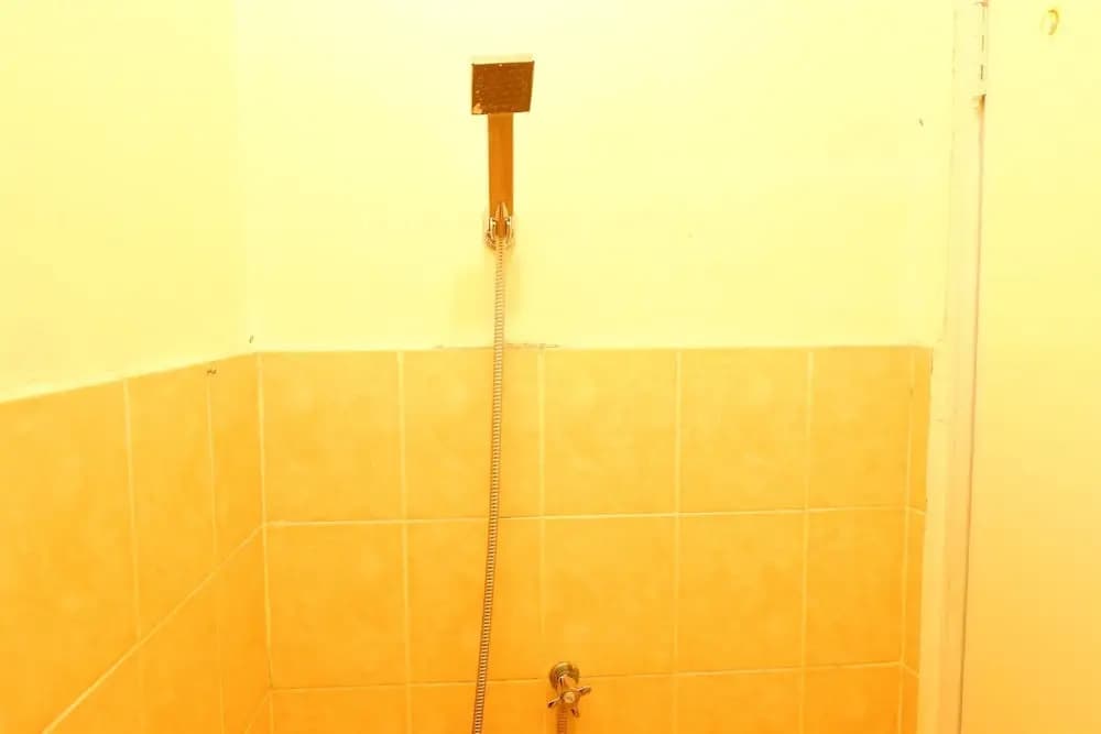 Warm Cozy Menteng Square Apartment - photo 8