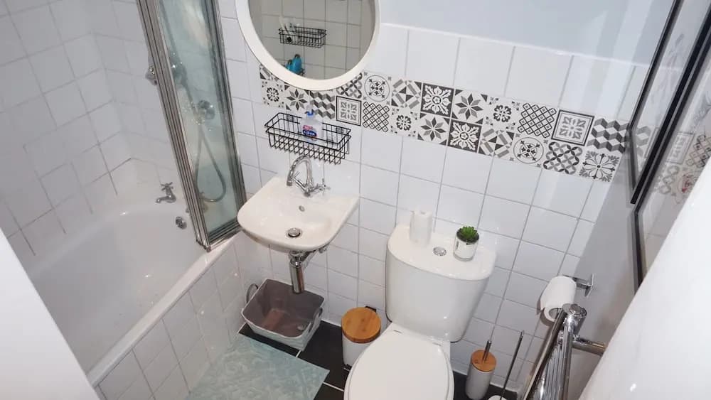 2 Bedroom Flat in Edinburgh With Free Parking - photo 7