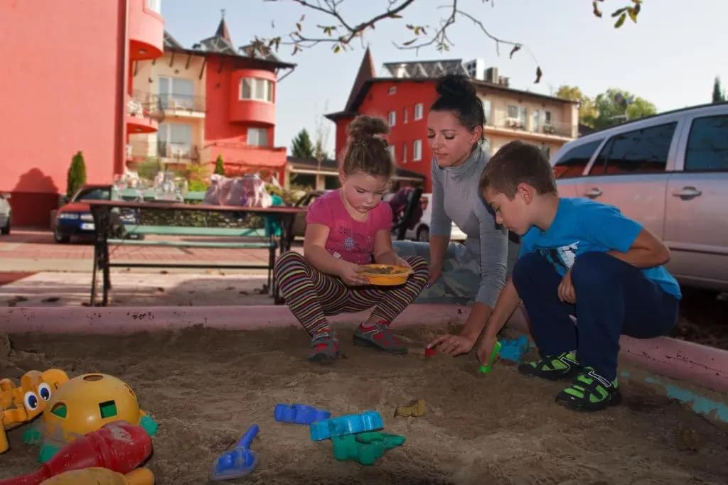 Szonyi Garden Hotel Pest - photo 22