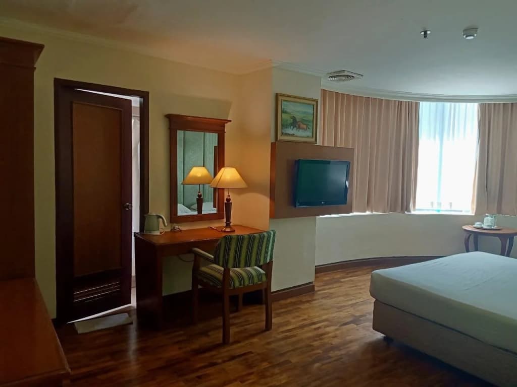 Hotel Mega Cikini - photo 4