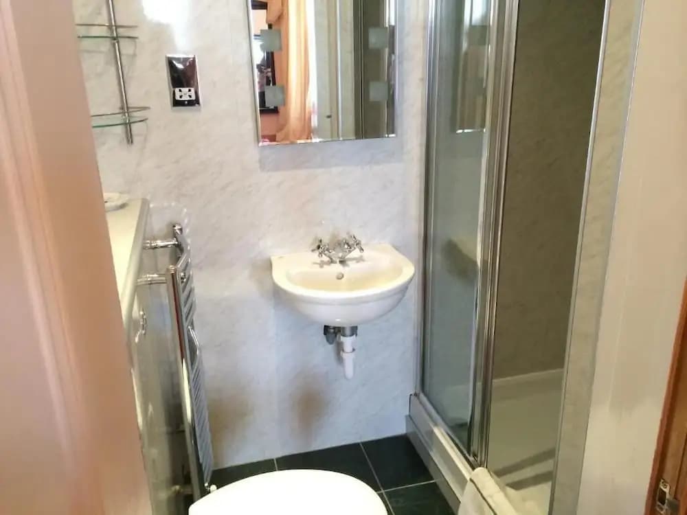 Bellevue Guest House - photo 7