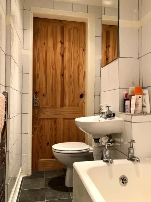 2 Bedroom Flat Near Leith - photo 7