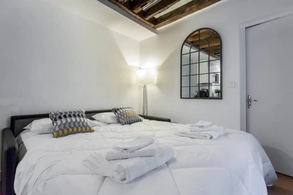 Quiet, Cozy, Design Apartment in Paris - photo 4