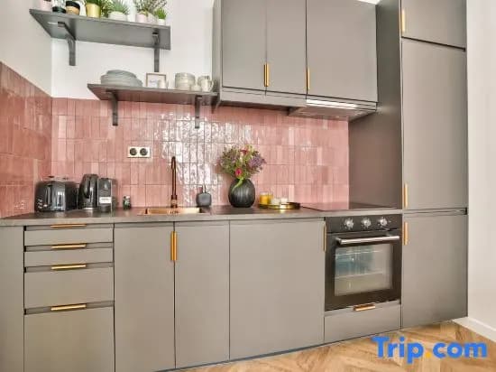 NEW! Eiffel Tour Splendid 2BR apt in Paris - main photo