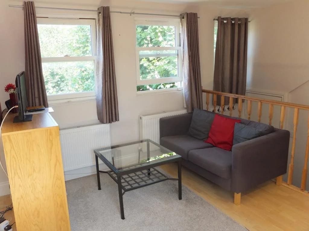 Brackenbury Apartments - photo 3