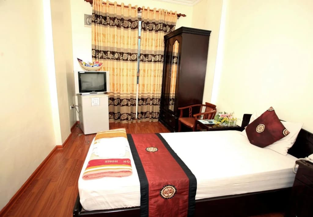 Green Street Hotel - photo 4