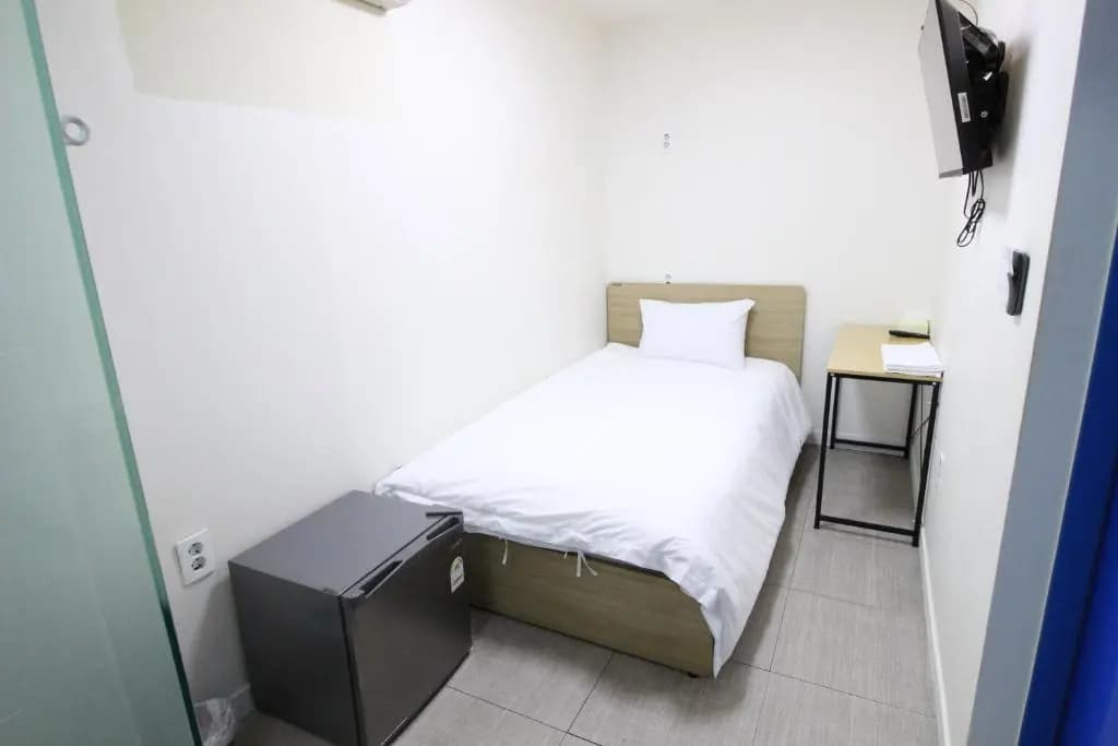 Hotel Ivory - photo 6