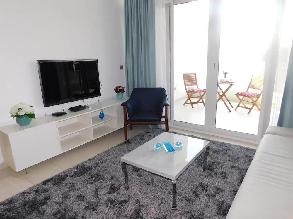 Luton Vacation Homes Royal Bay by Azizi - photo 2