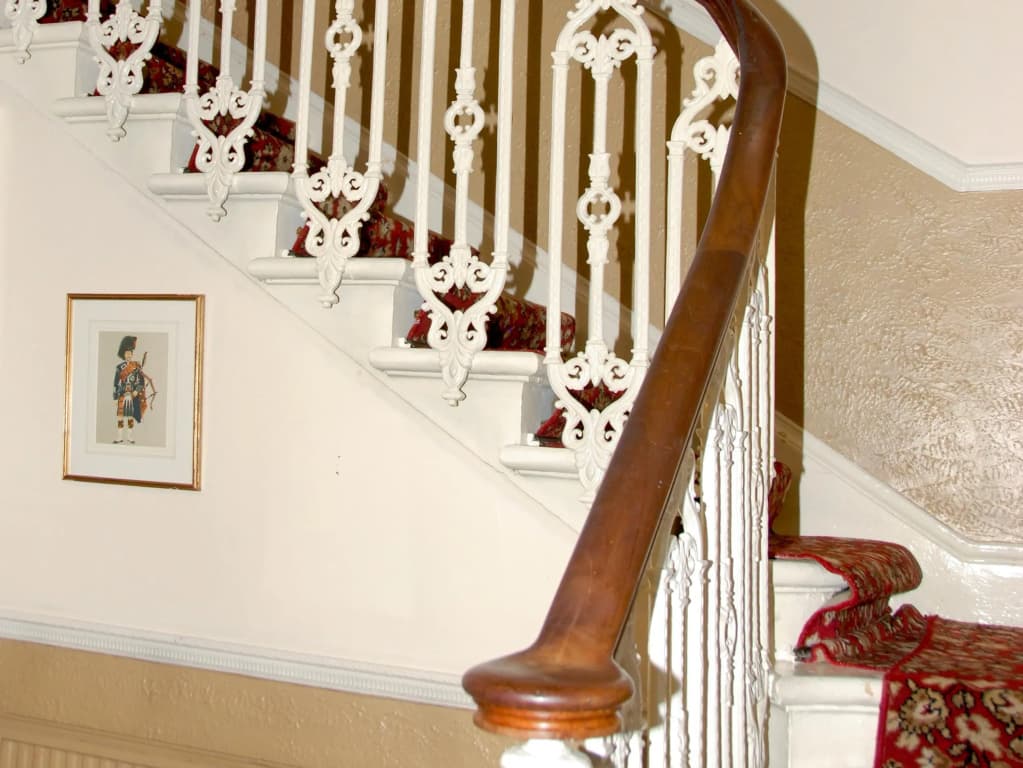 The Guards Hotel - photo 3