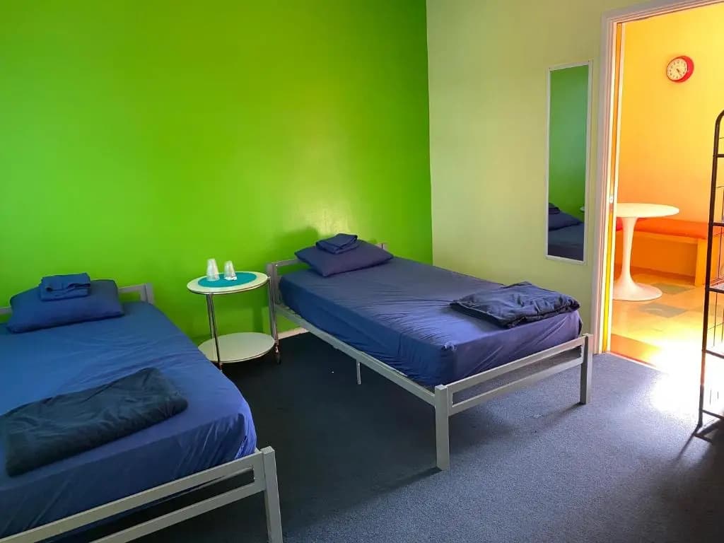 Banana Bungalow Hollywood Hotel & Hostel - photo 3