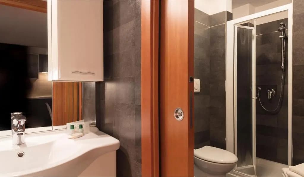 Albergo Commercio e Pellegrino - photo 9