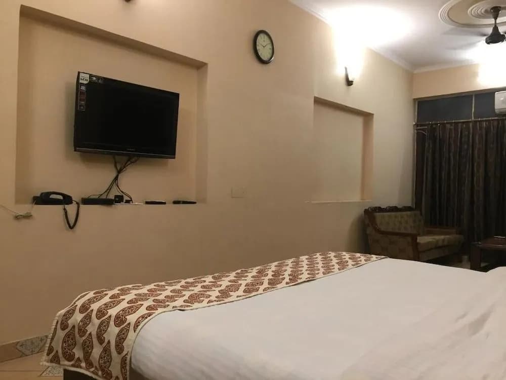Ashu Villa Guest House - photo 3
