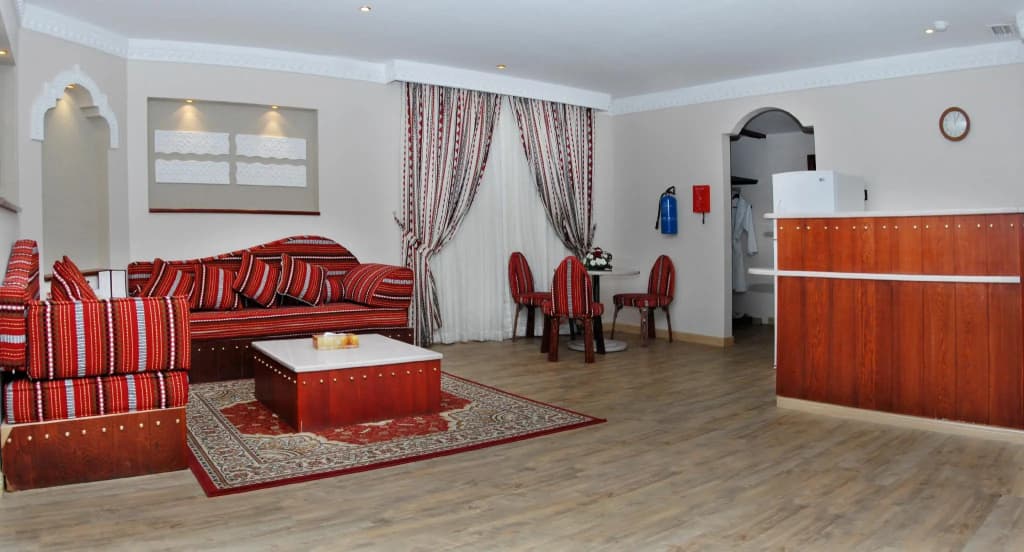 Al Liwan Suites - photo 3