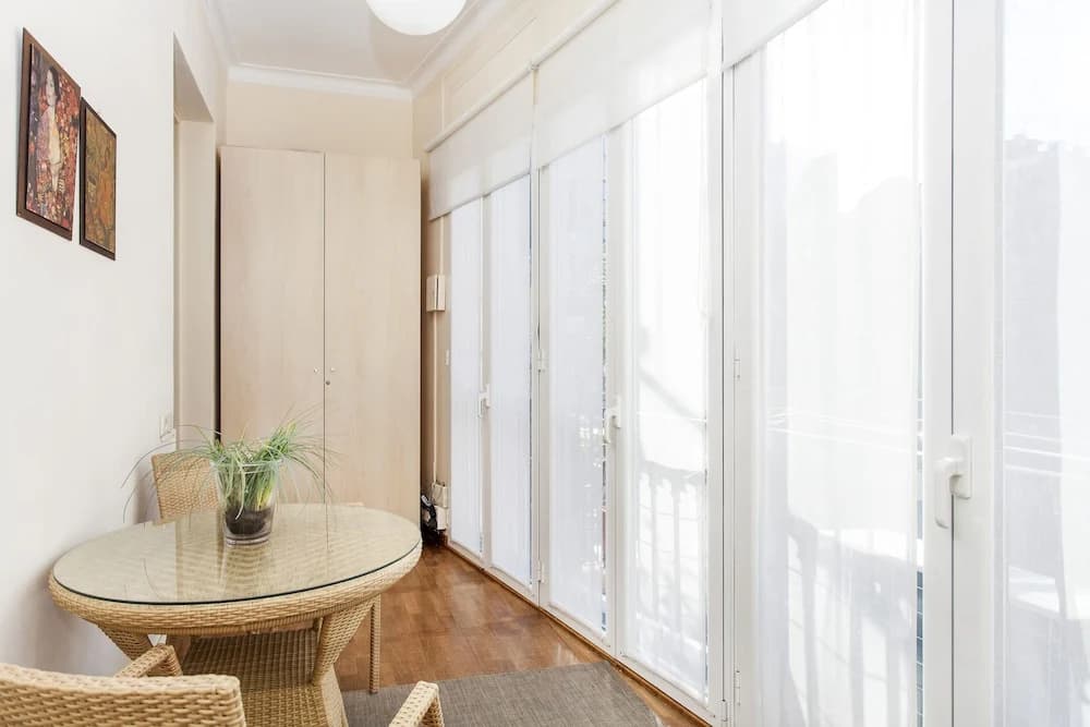 1402 - Elegant City Centre Apartment - photo 12