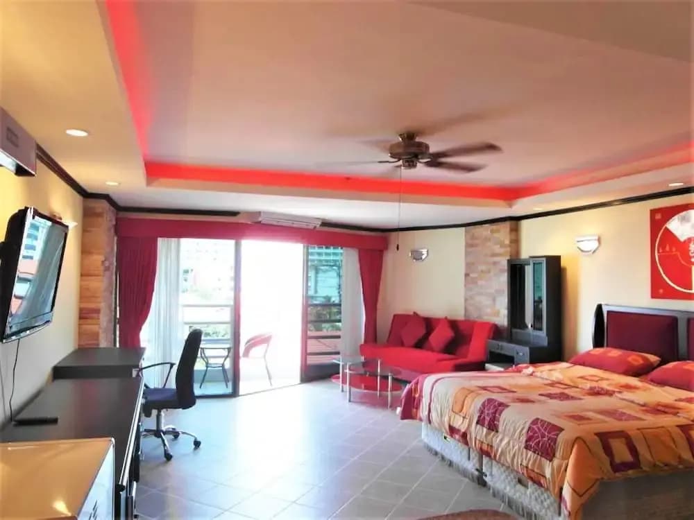 View Talay 2A 5th floor studio apartment with European style kitchen - photo 3