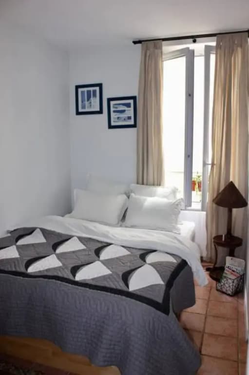Comfortable 1 Bedroom Apartment in Paris 7th - photo 4