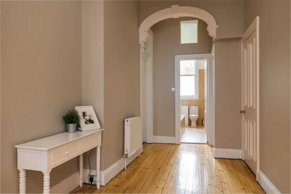 Sleek and Modern 2BR Home Near City Centre - photo 12