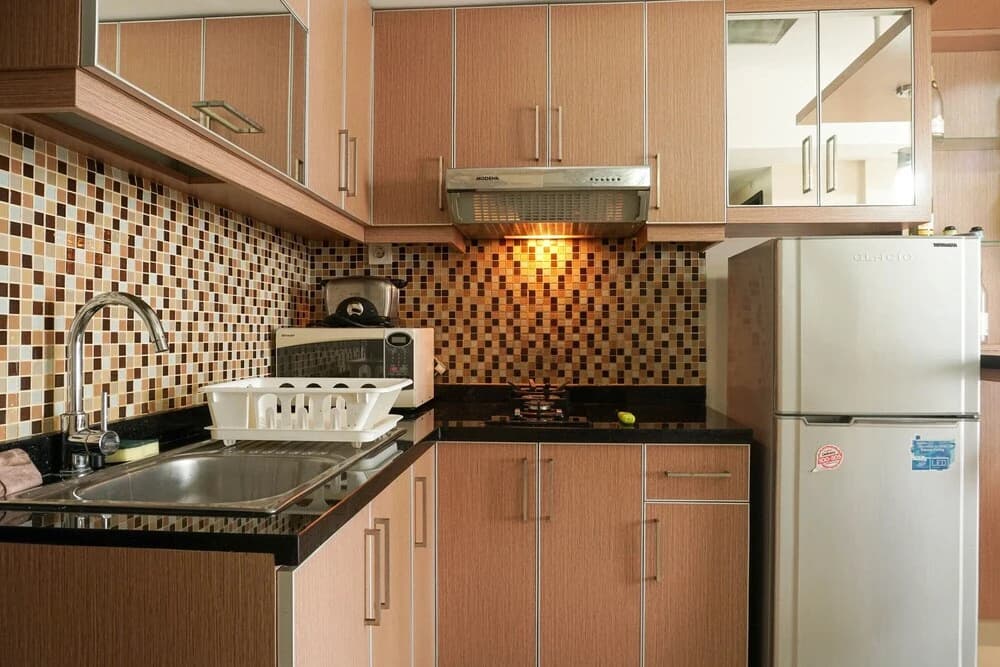 Strategic Location 1BR The Wave Apartment with City View - photo 11