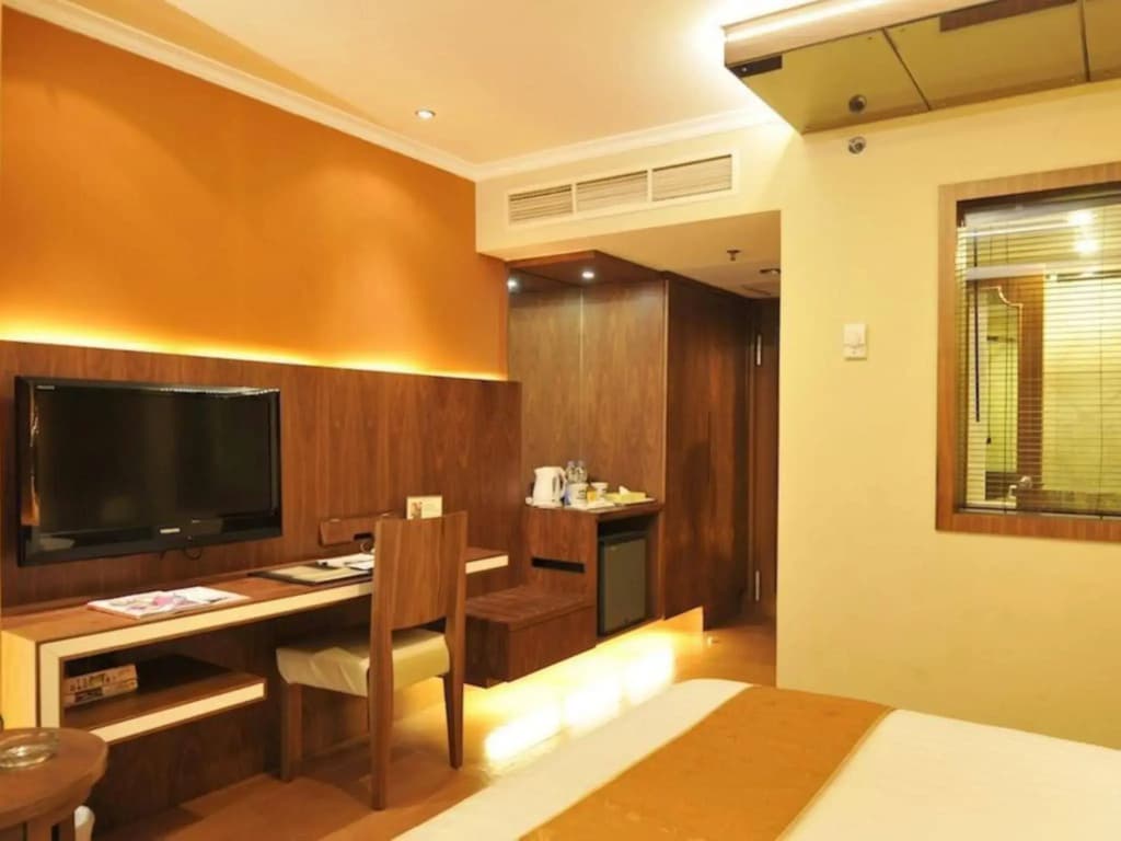 Golden Boutique Hotel Kemayoran - photo 3