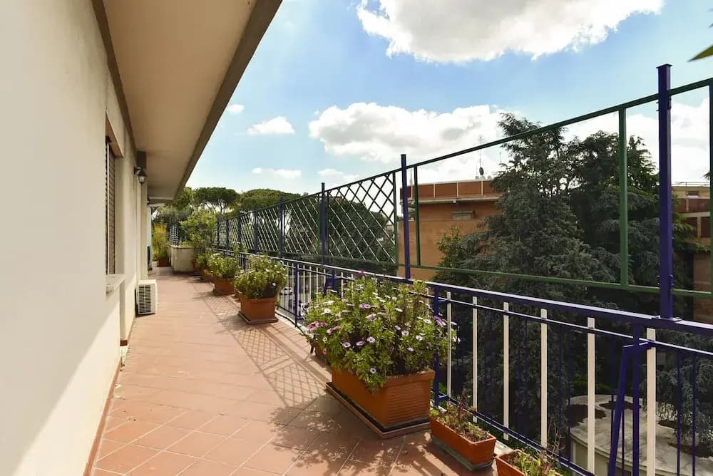 Bright Apartment with Terrace - photo 13