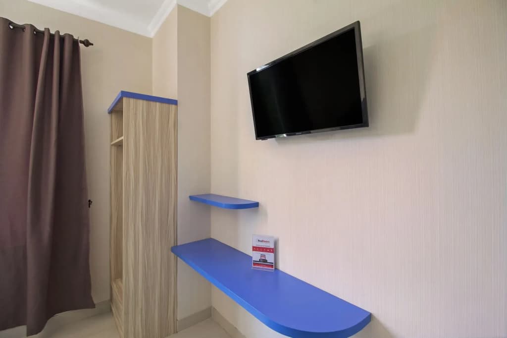 RedDoorz Plus @ Cideng Barat - photo 5