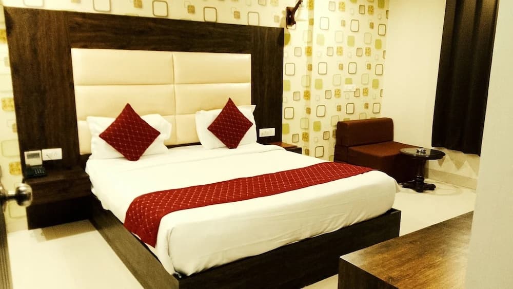Hotel Nirvana-Near IGI Airport Delhi - photo 3
