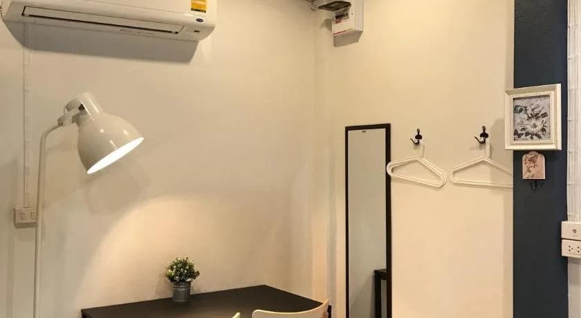 Charoenpong Apartment - photo 7