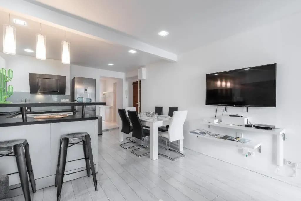 Amazing 3 Bdrs And Garden Place du Pin Parking ! - photo 16