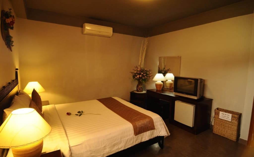 Tulip Hotel - photo 9
