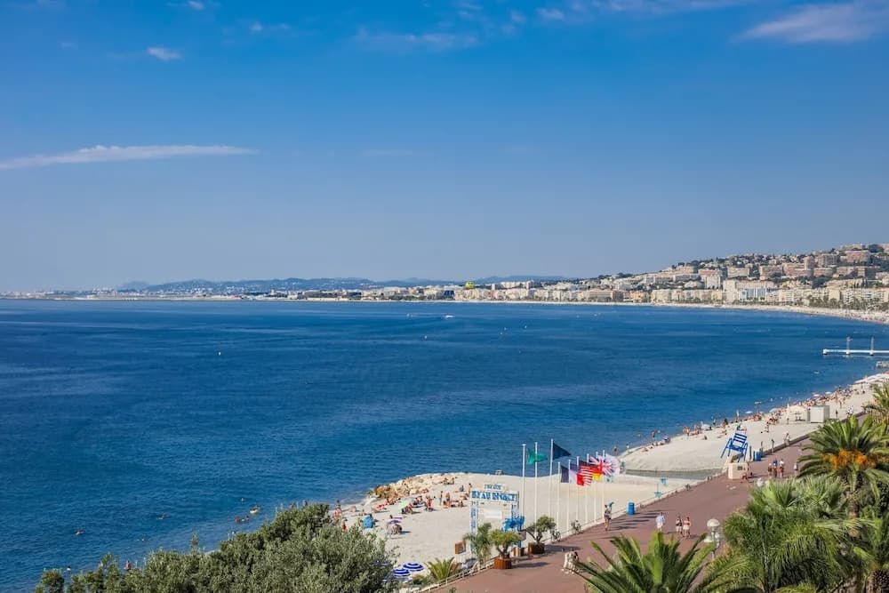 AU BEAU RIVAGE AP2049 by RIVIERA HOLIDAY HOMES - photo 10