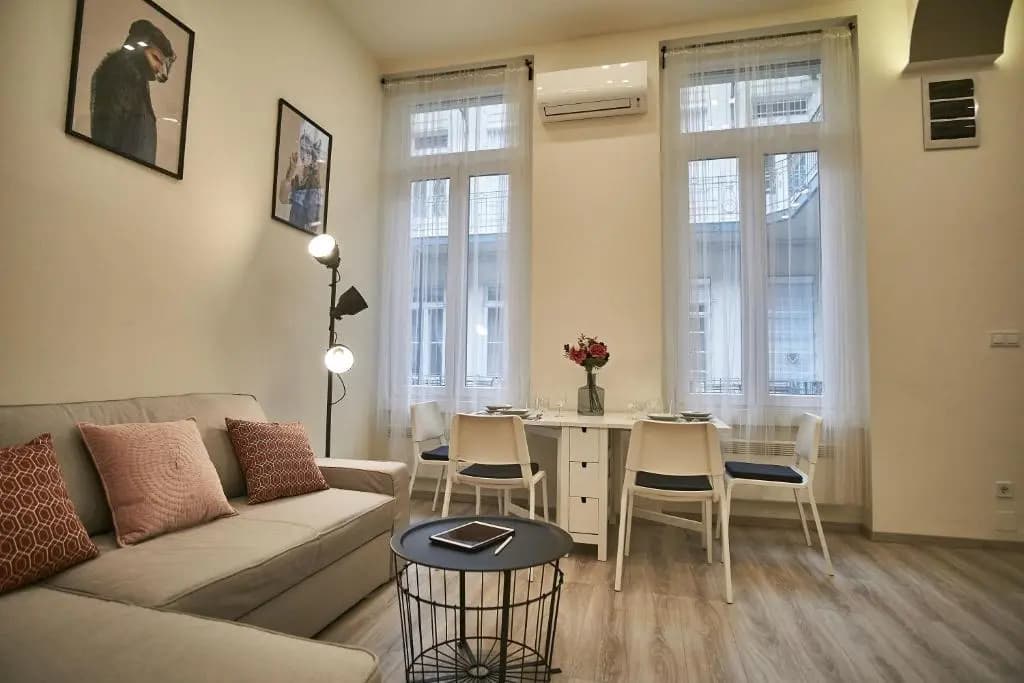 F4 Design Apartment- Budapest - photo 6