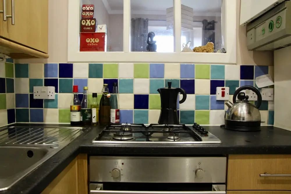 Edinburgh City Centre Quirky Flat - photo 12