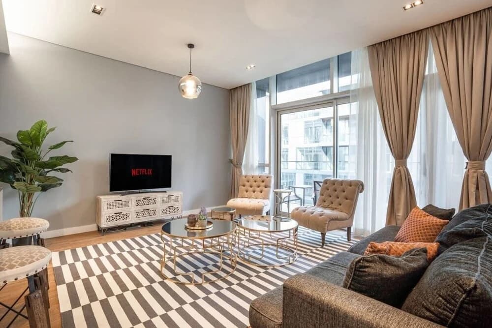 Luxurious, Vast & Airy Apartment in City Walk - photo 4